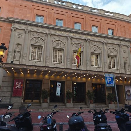 Hostel Latimoamericano Masculino Мадрид Экстерьер фото